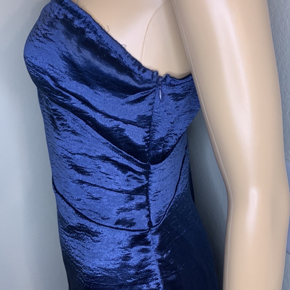 Dress - Picture 5 of 7